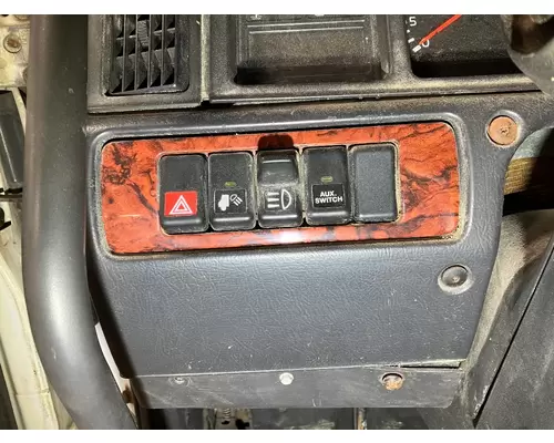 Volvo VNL Dash Assembly