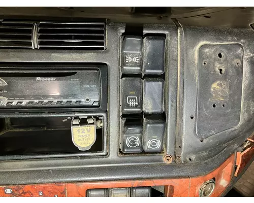 Volvo VNL Dash Assembly