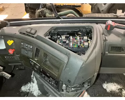 Volvo VNL Dash Assembly