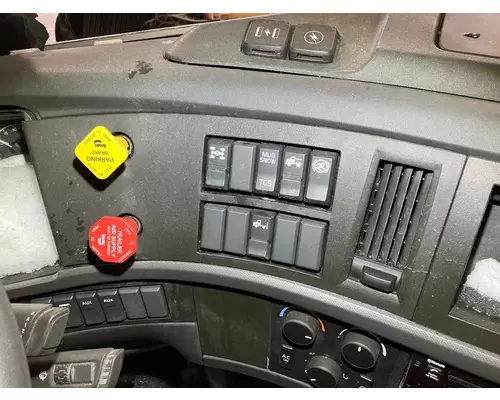 Volvo VNL Dash Assembly