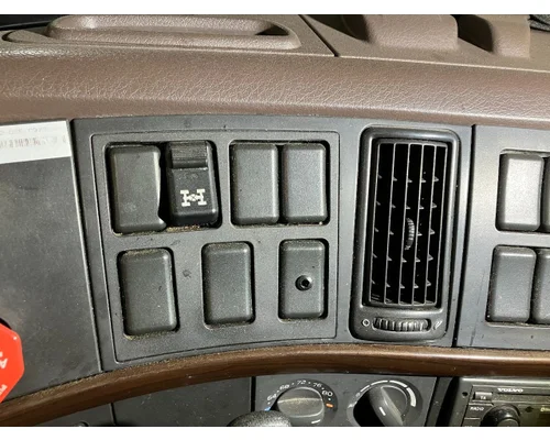 Volvo VNL Dash Assembly