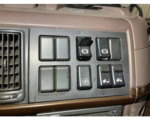 Volvo VNL Dash Assembly
