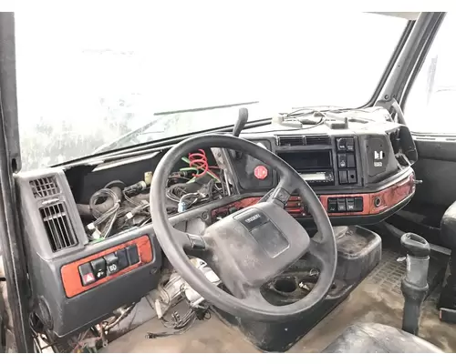 Volvo VNL Dash Assembly