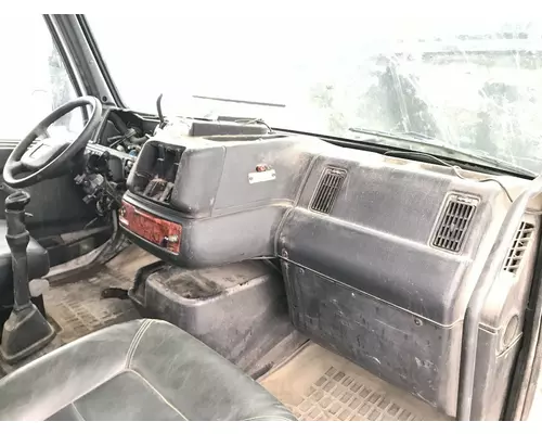 Volvo VNL Dash Assembly