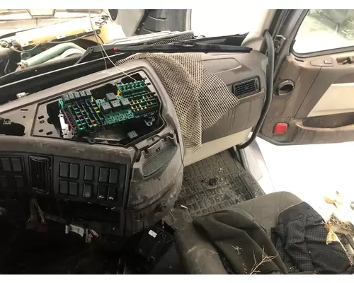 Volvo VNL Dash Assembly