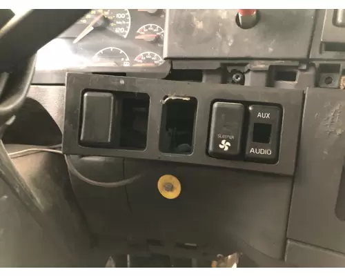 Volvo VNL Dash Assembly