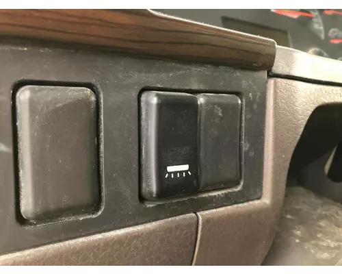 Volvo VNL Dash Assembly