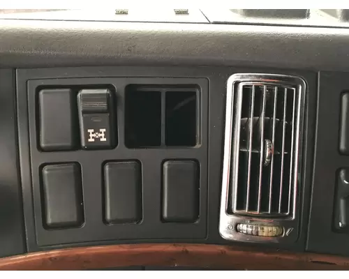 Volvo VNL Dash Assembly