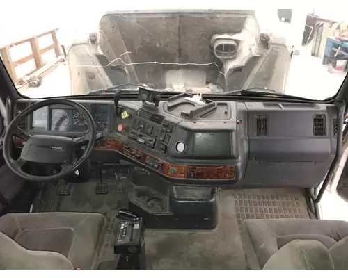 Volvo VNL Dash Assembly