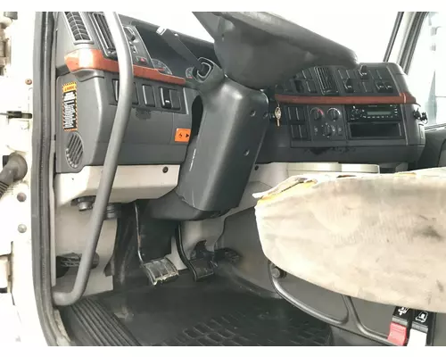 Volvo VNL Dash Assembly