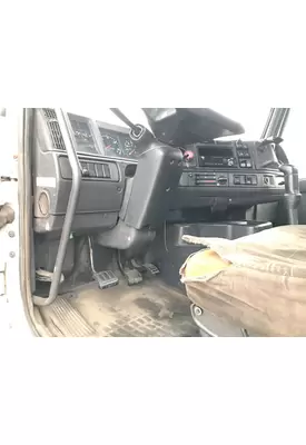 Volvo VNL Dash Assembly