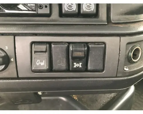 Volvo VNL Dash Assembly