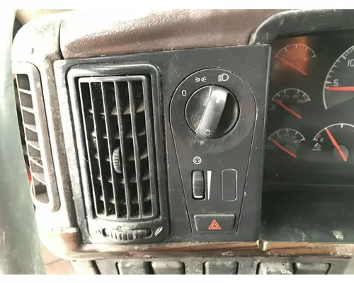 Volvo VNL Dash Assembly
