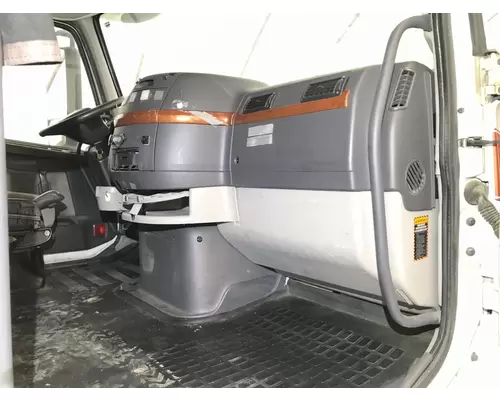 Volvo VNL Dash Assembly