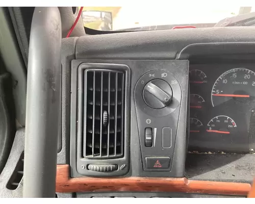 Volvo VNL Dash Assembly