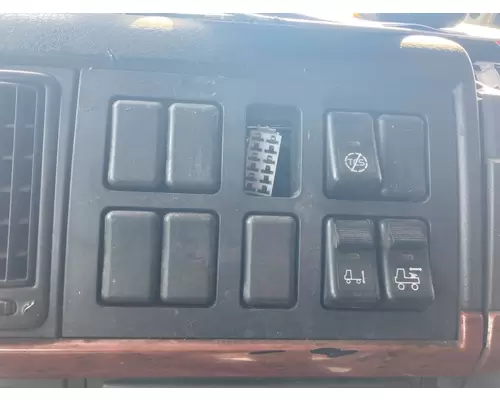 Volvo VNL Dash Assembly