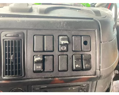 Volvo VNL Dash Assembly