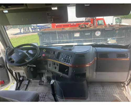 Volvo VNL Dash Assembly