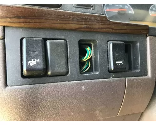 Volvo VNL Dash Assembly