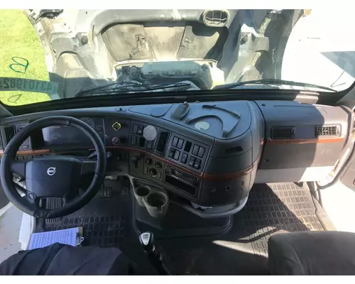 Volvo VNL Dash Assembly
