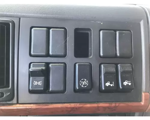 Volvo VNL Dash Assembly