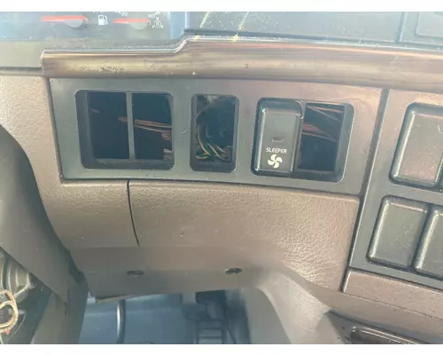 Volvo VNL Dash Assembly