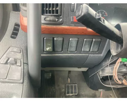 Volvo VNL Dash Assembly