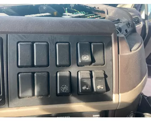 Volvo VNL Dash Assembly