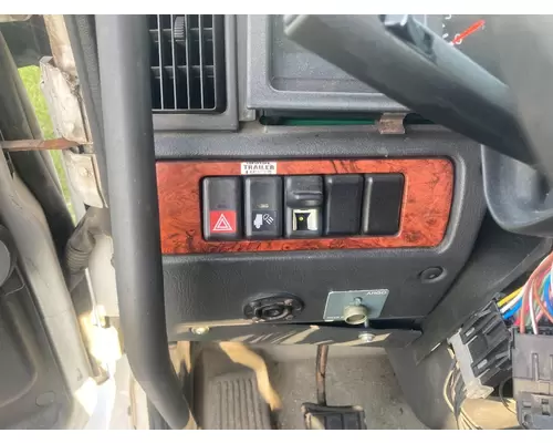 Volvo VNL Dash Assembly