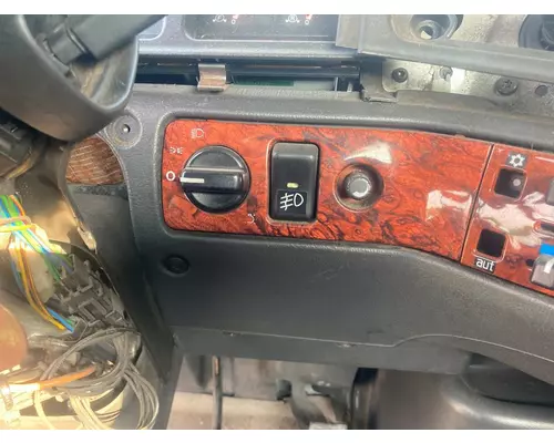 Volvo VNL Dash Assembly