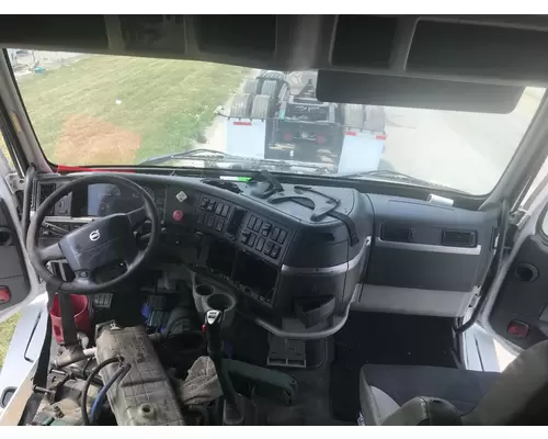 Volvo VNL Dash Assembly