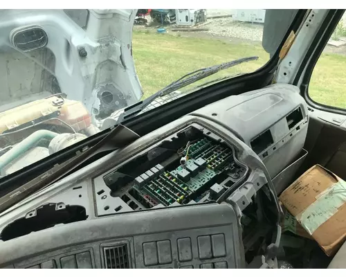 Volvo VNL Dash Assembly