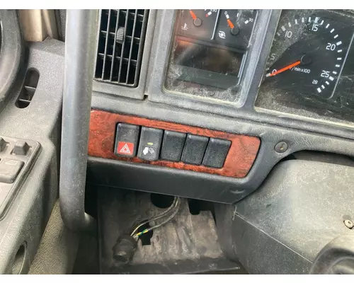 Volvo VNL Dash Assembly