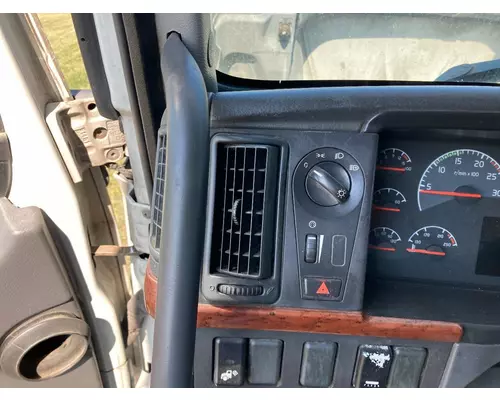 Volvo VNL Dash Assembly