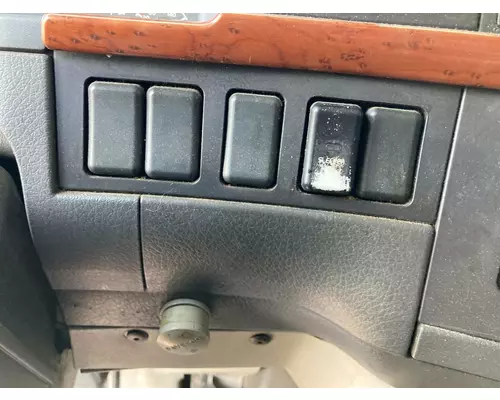 Volvo VNL Dash Assembly