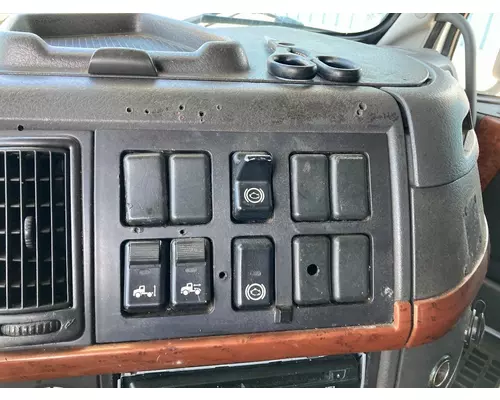 Volvo VNL Dash Assembly