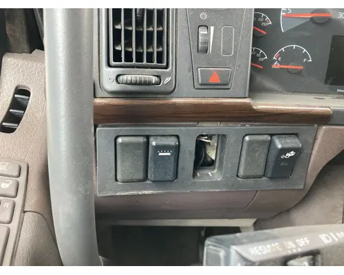 Volvo VNL Dash Assembly