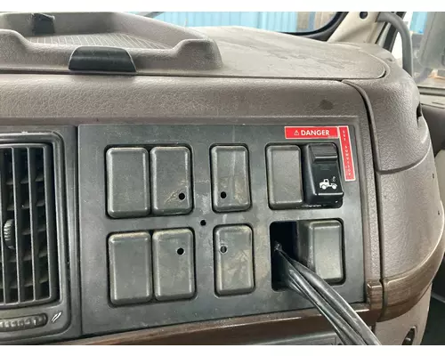 Volvo VNL Dash Assembly