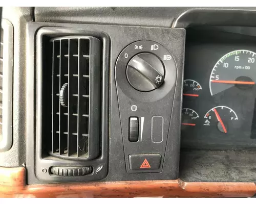 Volvo VNL Dash Assembly