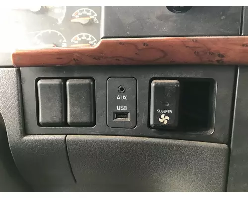 Volvo VNL Dash Assembly