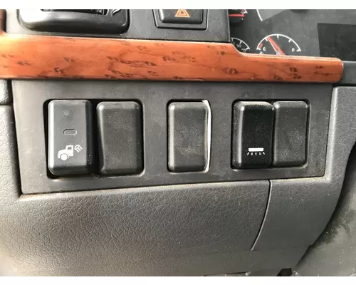 Volvo VNL Dash Assembly