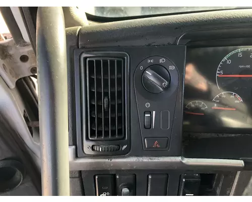 Volvo VNL Dash Assembly