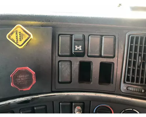 Volvo VNL Dash Assembly