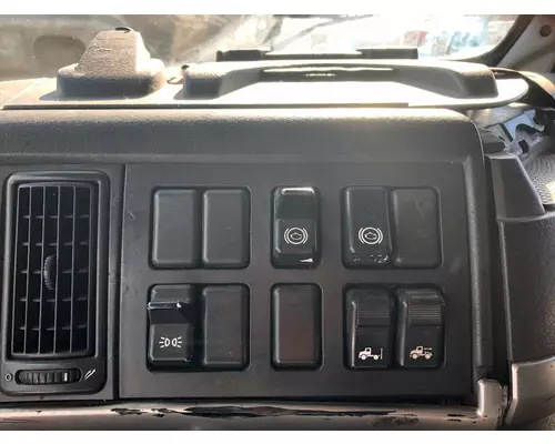 Volvo VNL Dash Assembly