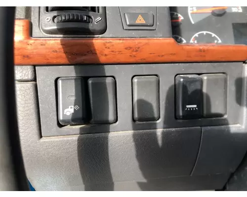 Volvo VNL Dash Assembly