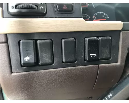 Volvo VNL Dash Assembly