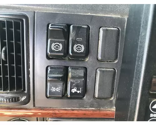 Volvo VNL Dash Assembly