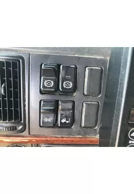 Volvo VNL Dash Assembly