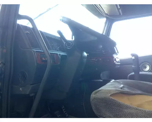 Volvo VNL Dash Assembly