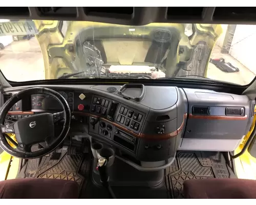 Volvo VNL Dash Assembly